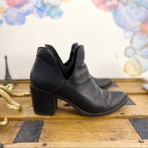 Steve Madden Black Leather Booties (Sz. 8)